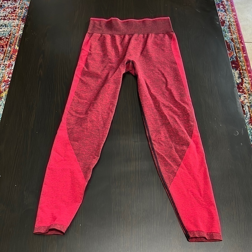 Pink seamless leggings